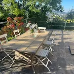 Bellevue Apartment *